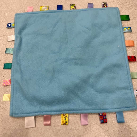 Taggies NWOT - Picture 3 of 3